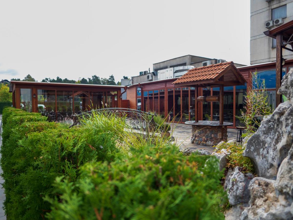 Hotel Elit Pernik Exteriör bild