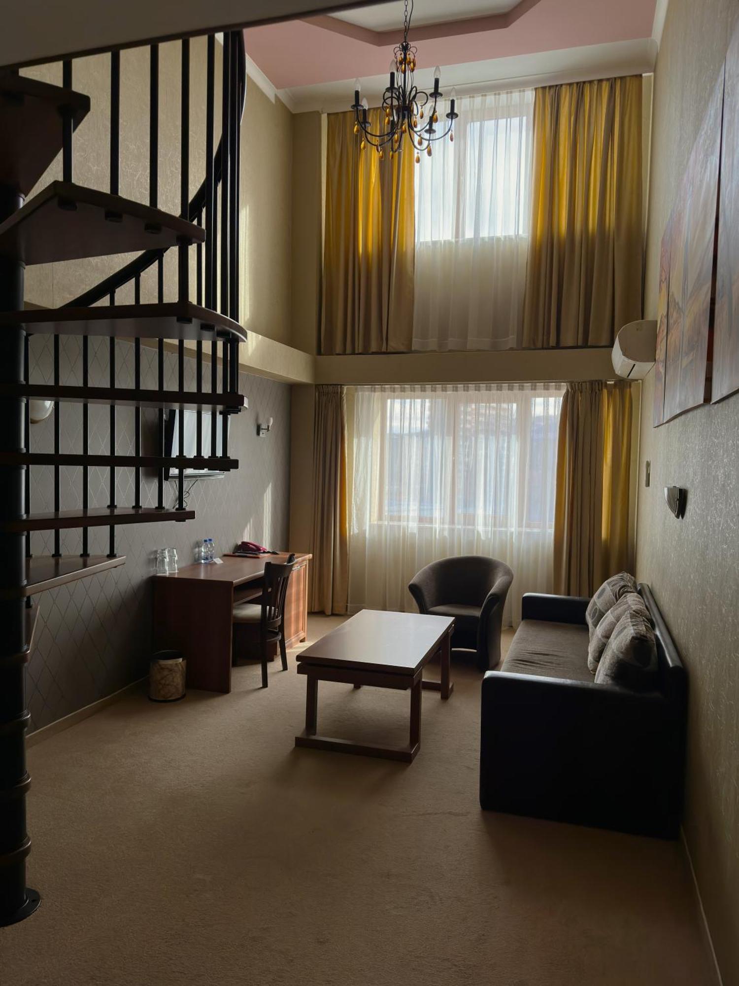 Hotel Elit Pernik Exteriör bild