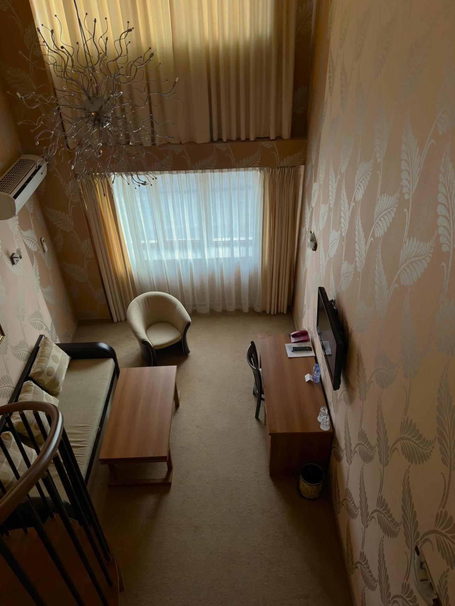 Hotel Elit Pernik Exteriör bild