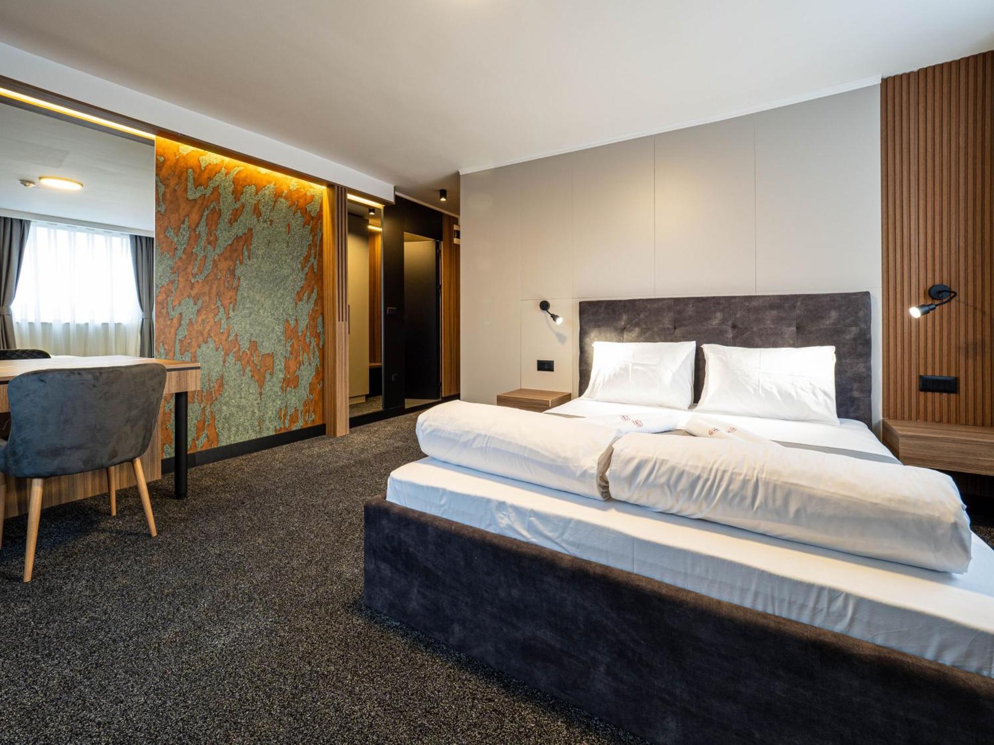 Hotel Elit Pernik Exteriör bild